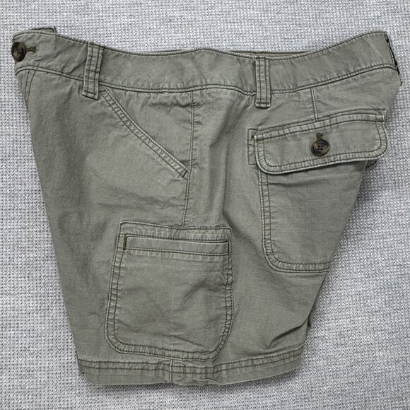 Eddie Bauer Womens Size 8 Green Khaki Cargo Shorts Pockets Stretch - Picture 3 of 13